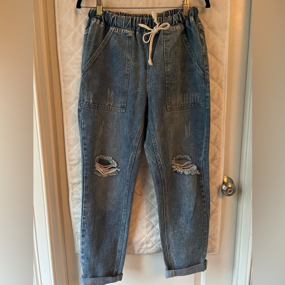 Distressed drawstring denim- on trend - Picture 2 of 5